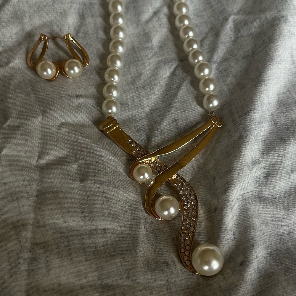 Synthetic Pearl Earrings and Necklace